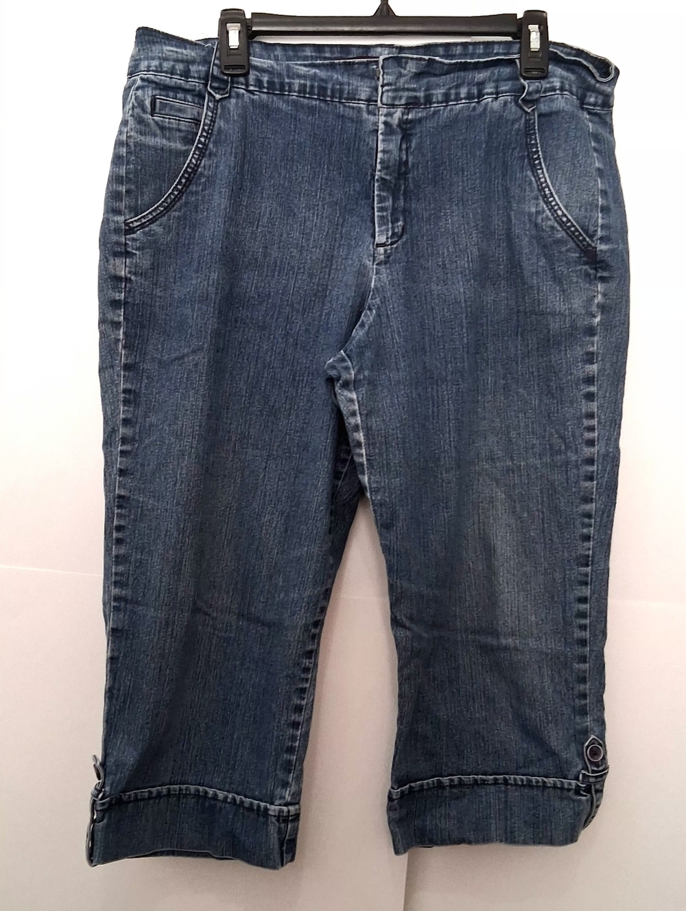 Gloria Vanderbilt Women's Blue Jean Capri Size 14